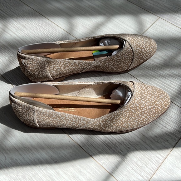 TOMS natural leopard printed suede flats - Picture 2 of 4